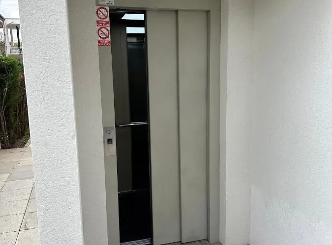 Appartement à 2 Chambres à Coucher